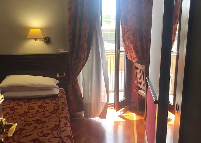 מלון Hotel Best Roma 4*